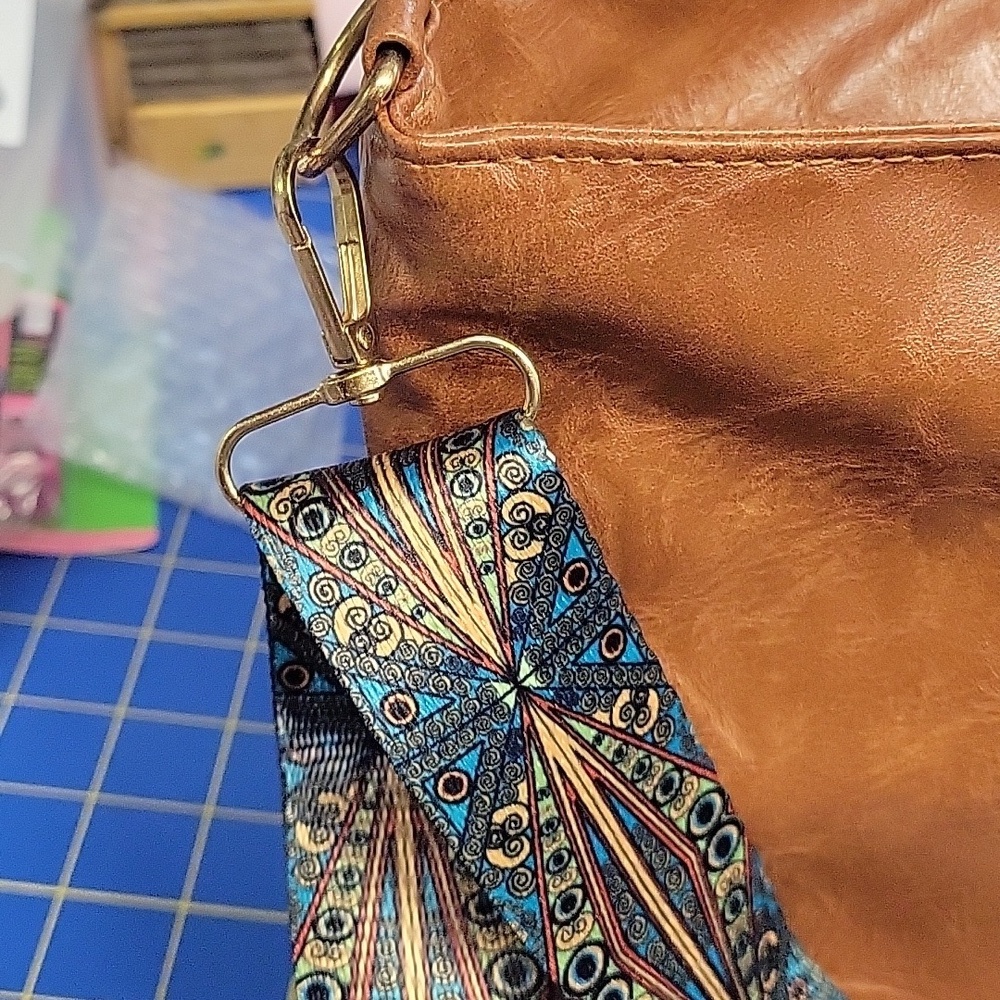 Brown Pleather Shoulder Bag Pattern 44" Adjustable Strap 13" x 9" x 3.5" - Picture 3 of 8